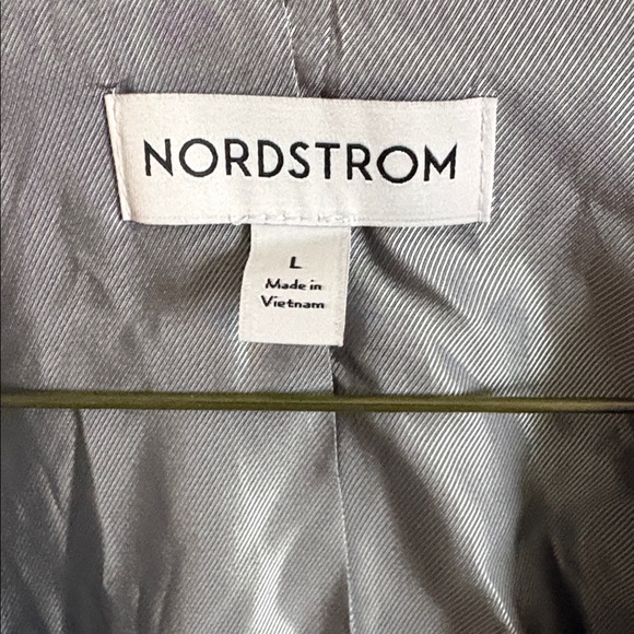 Nordstrom brand Beautiful jacket  is a large but I say xlarge - Picture 2 of 5
